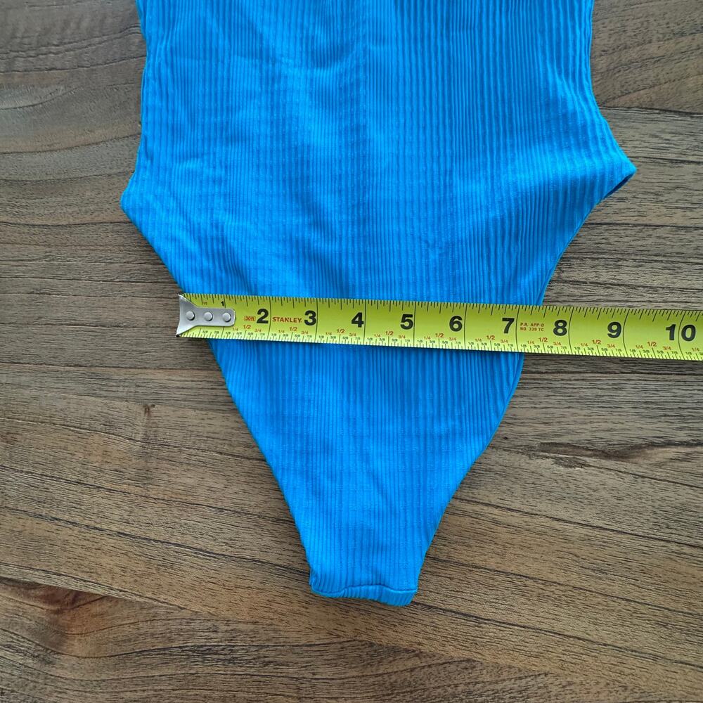 L*Space Katniss Ribbed One Piece Swimsuit - Size XS - Picture 5 of 8